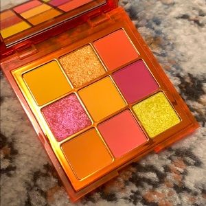 Huda Beauty Neon Palette
